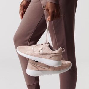 NIKE‎ ROSHE ONE PRM SNEAKERS 8.5